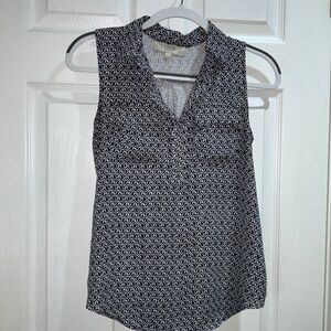Loft sleeveless geometric patterned blouse Sz XSP collar chest pockets